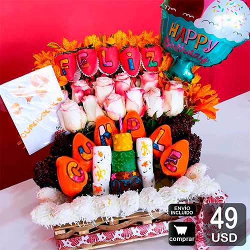 Bouquet de flores y frutas Pastel para desear un gran feliz cumpleaños